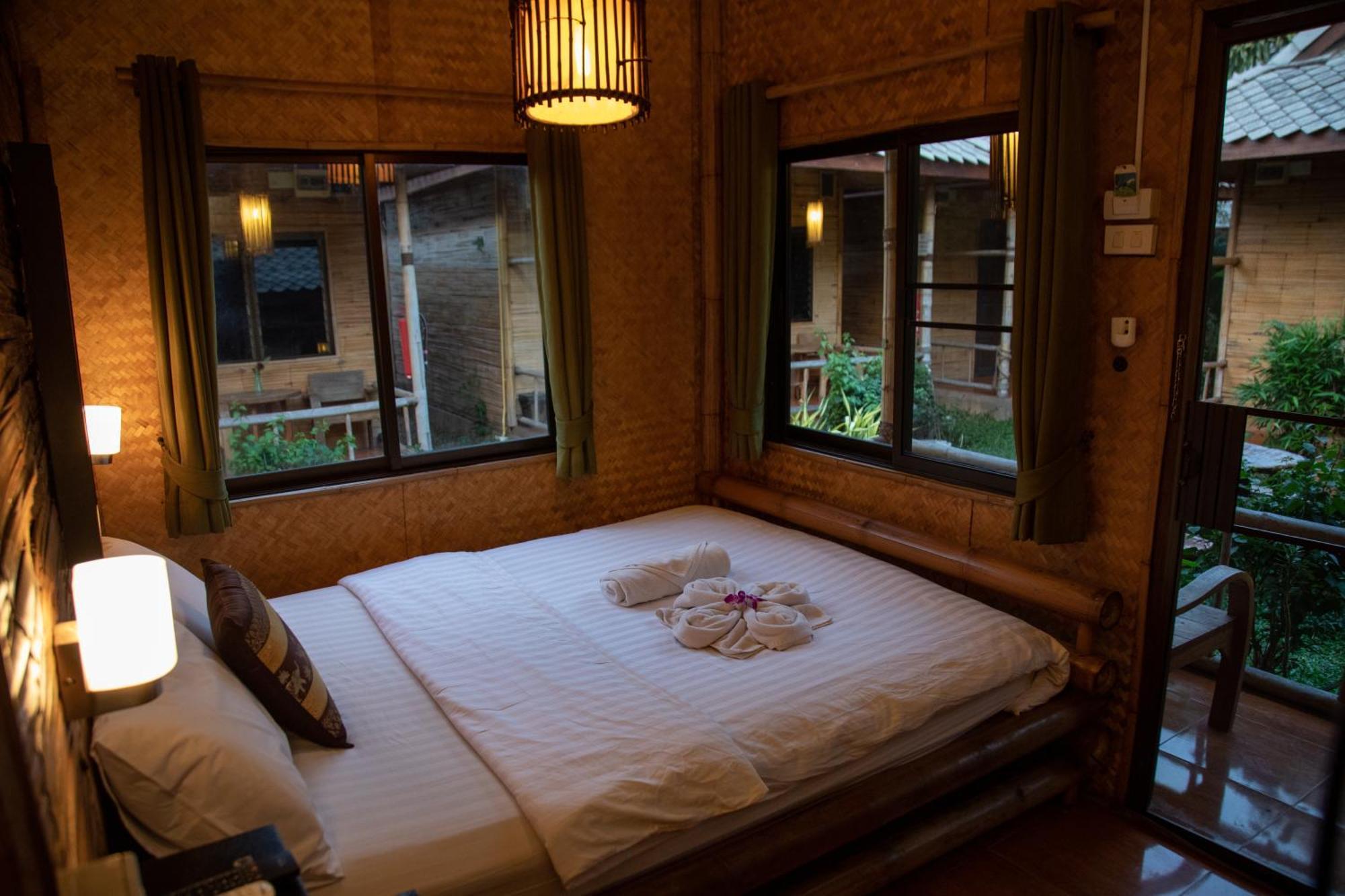 Boutique Hotel & Restaurant, Jaidee Bamboo Huts Csiangmaj Kültér fotó