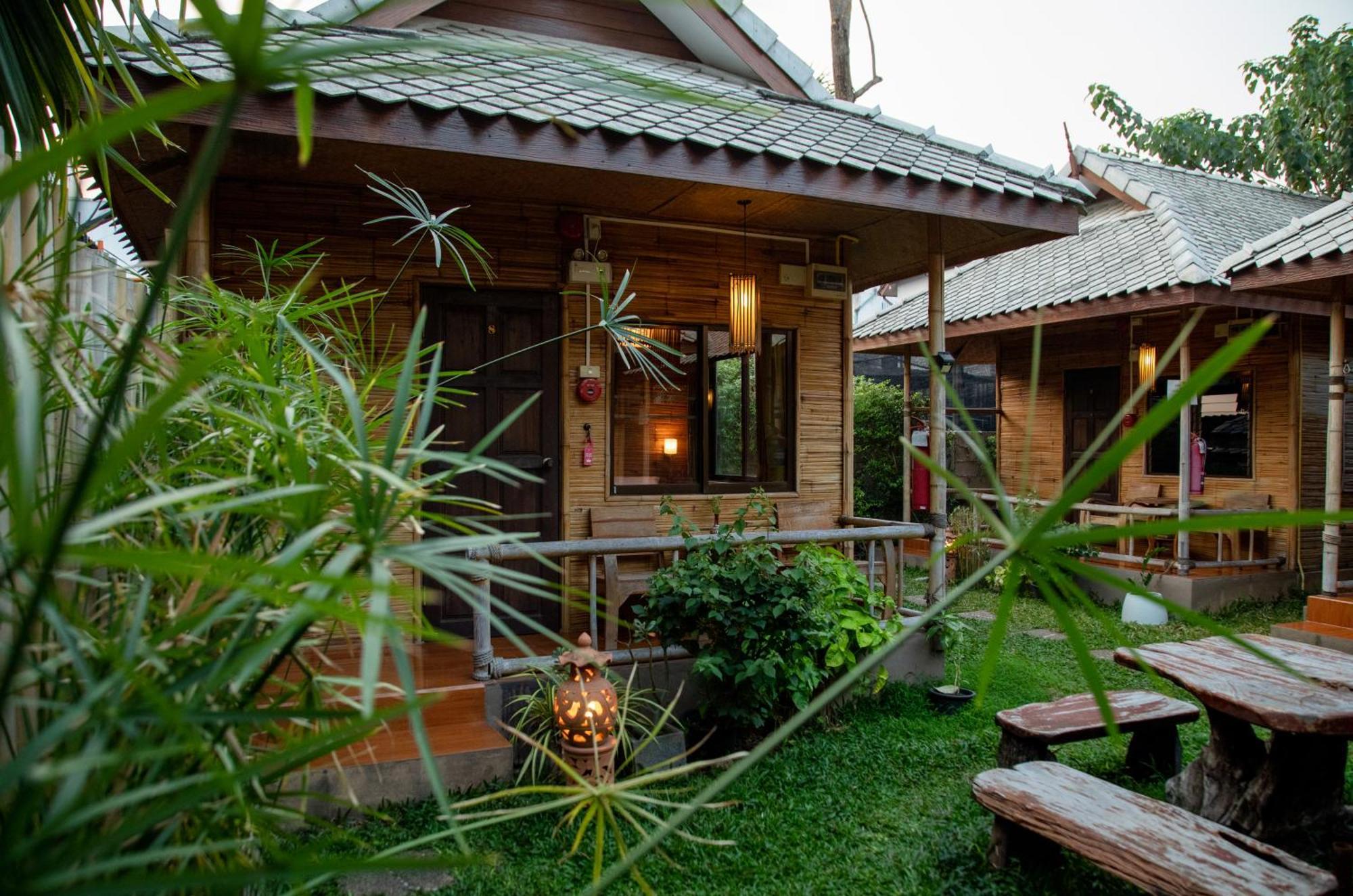Boutique Hotel & Restaurant, Jaidee Bamboo Huts Csiangmaj Kültér fotó
