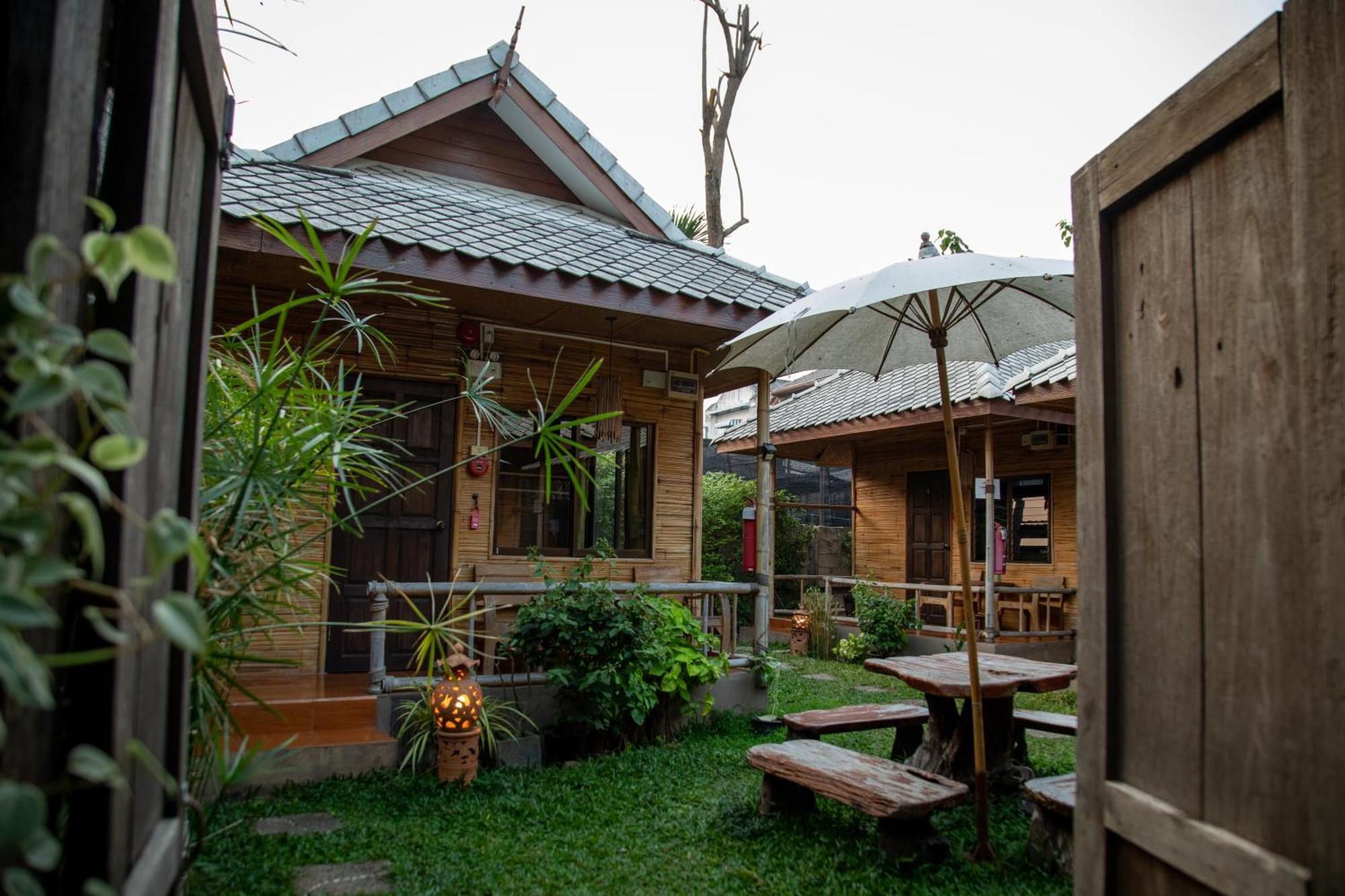 Boutique Hotel & Restaurant, Jaidee Bamboo Huts Csiangmaj Kültér fotó