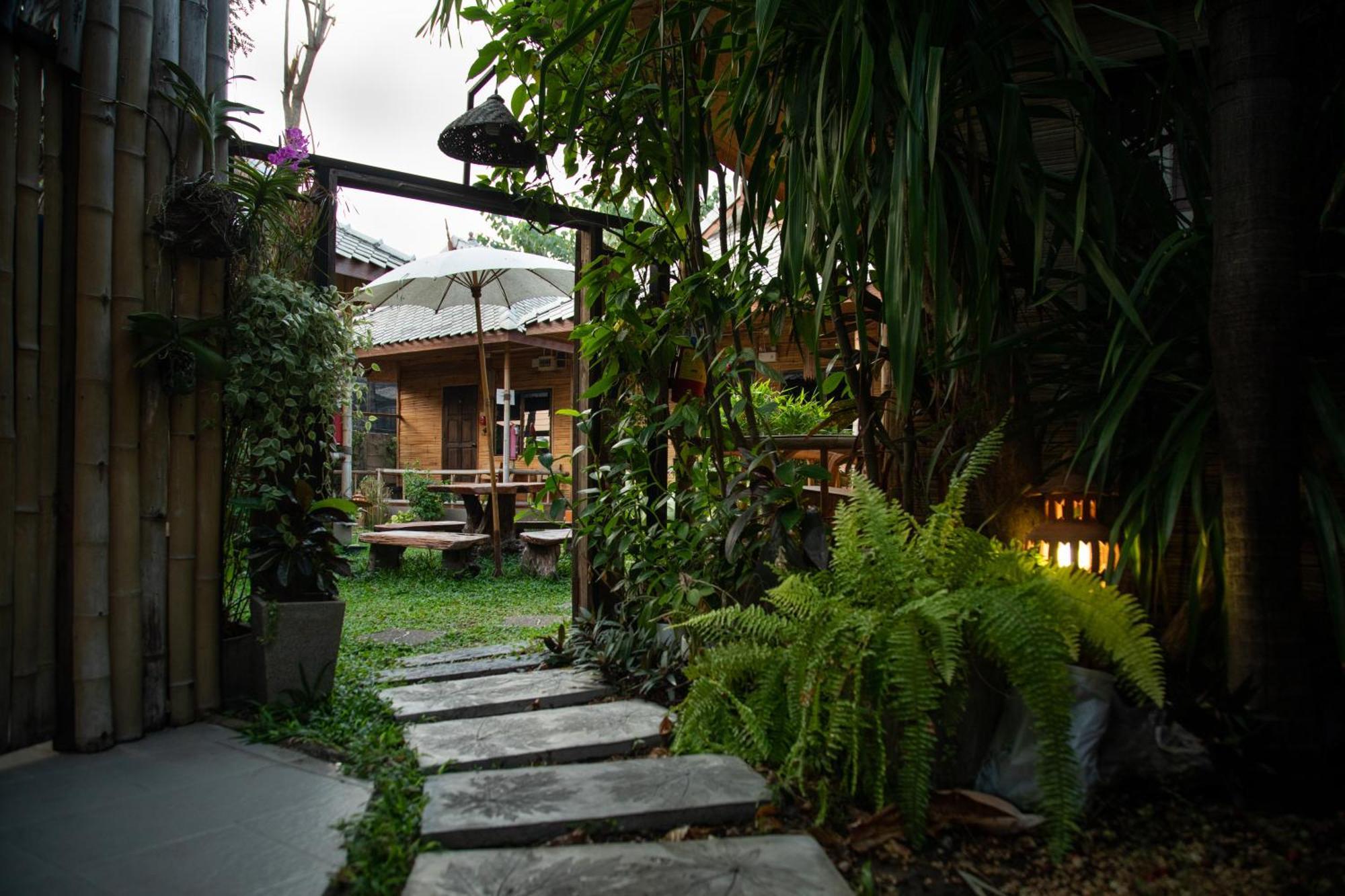 Boutique Hotel & Restaurant, Jaidee Bamboo Huts Csiangmaj Kültér fotó