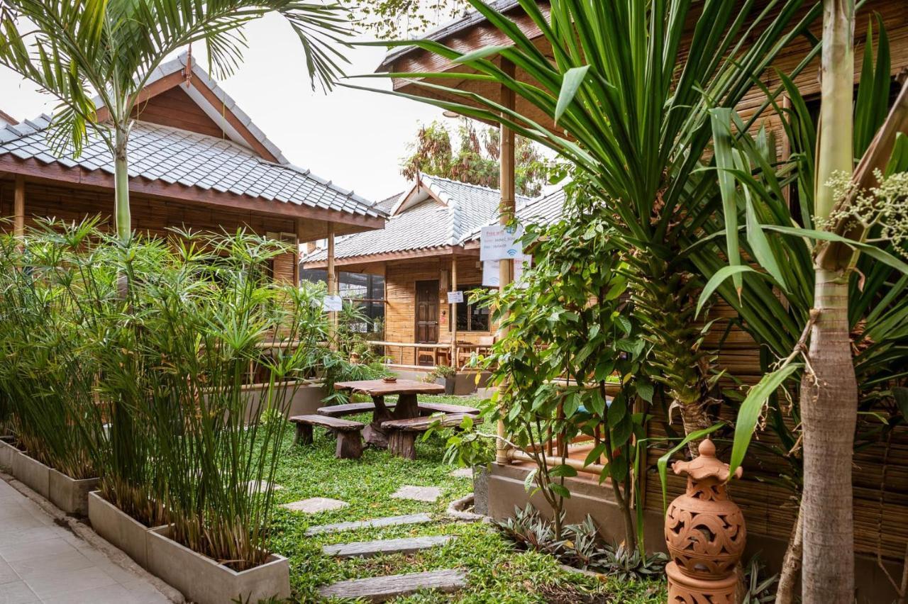 Boutique Hotel & Restaurant, Jaidee Bamboo Huts Csiangmaj Kültér fotó